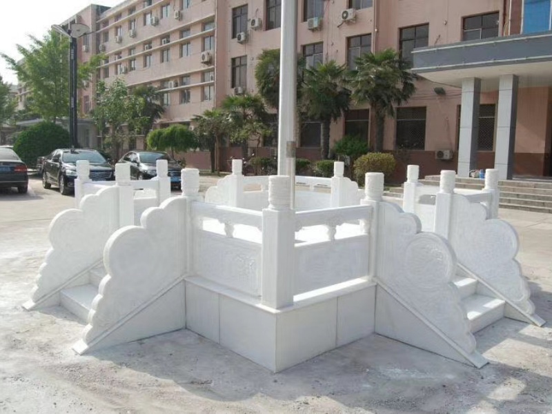 汉白玉旗台